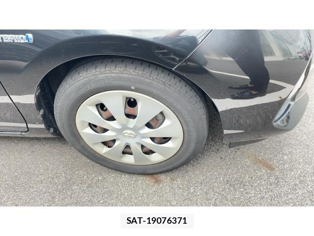 Toyota AQUA 2012-06 8878696-1