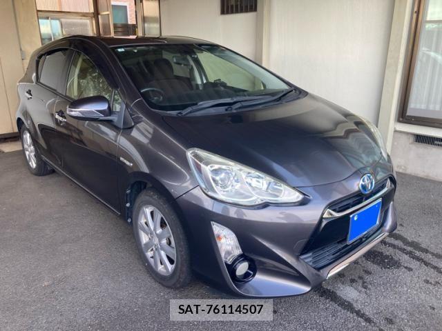Toyota AQUA 2015-01 8878678-0