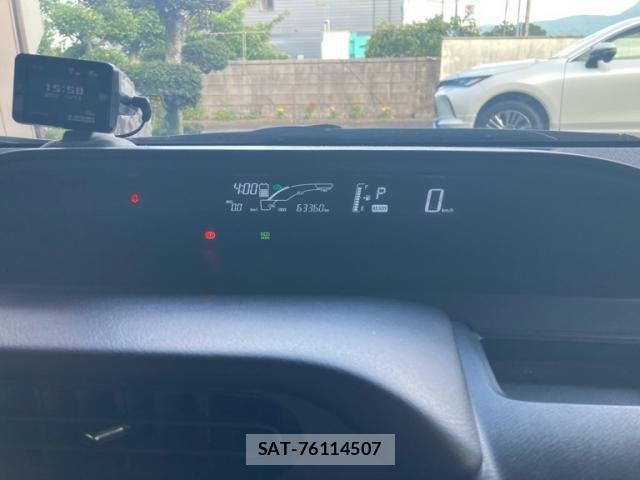 Toyota AQUA 2015-01 8878678-16