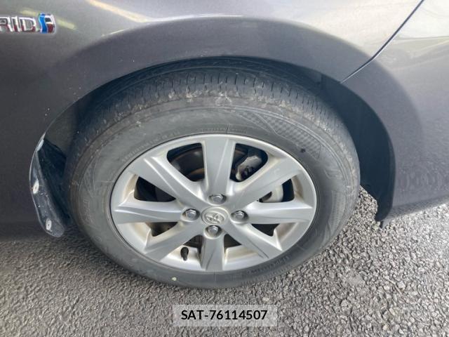 Toyota AQUA 2015-01 8878678-2
