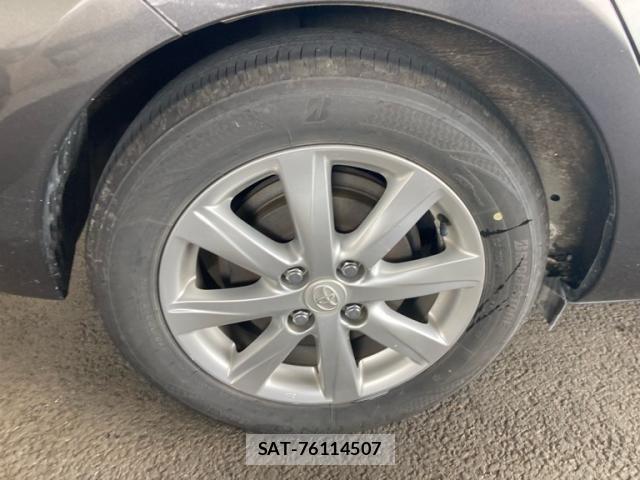 Toyota AQUA 2015-01 8878678-3