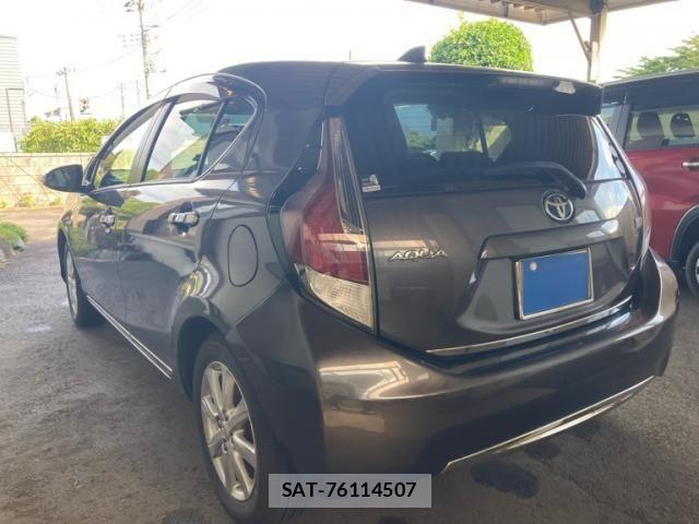 Toyota AQUA 2015-01 8878678-5
