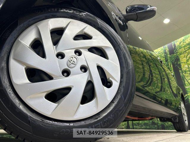 Toyota AQUA 2016-12 8878673-12