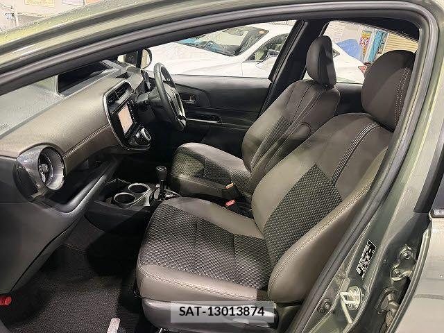 Toyota AQUA 2019-04 8878654-9