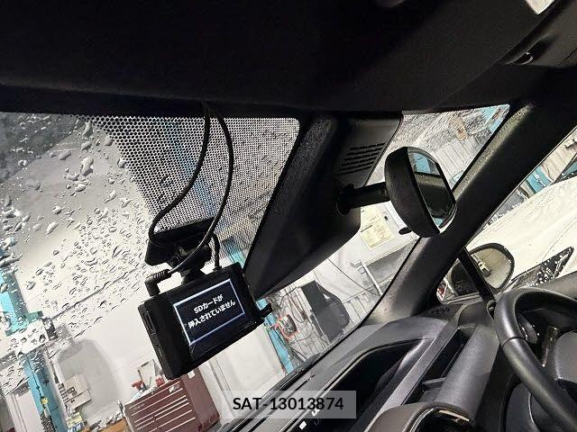 Toyota AQUA 2019-04 8878654-13