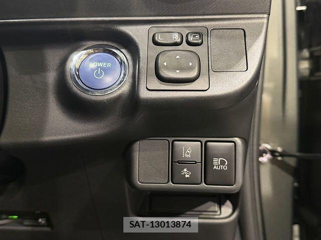 Toyota AQUA 2019-04 8878654-14