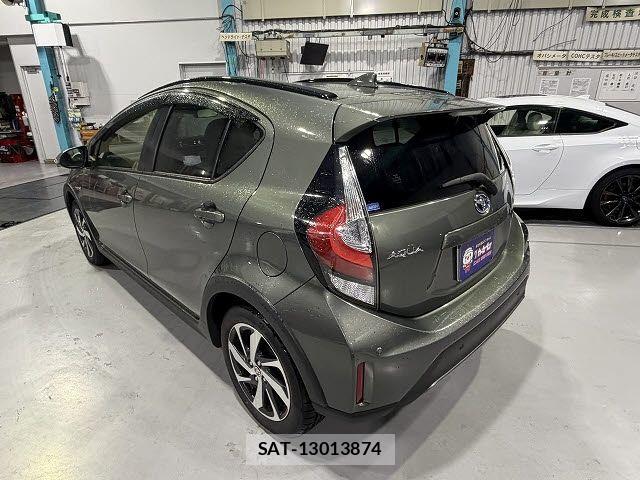 Toyota AQUA 2019-04 8878654-2