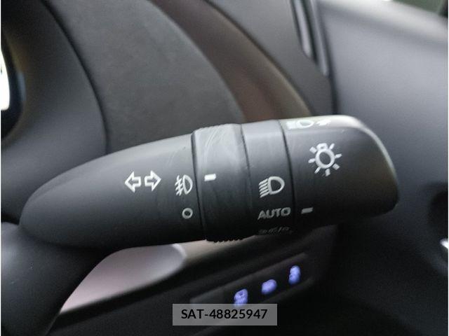 Toyota AQUA 2023-01 8878645-19