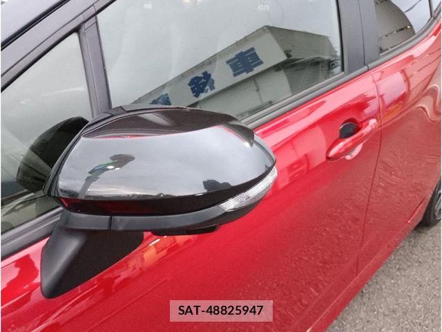 Toyota AQUA 2023-01 8878645-28