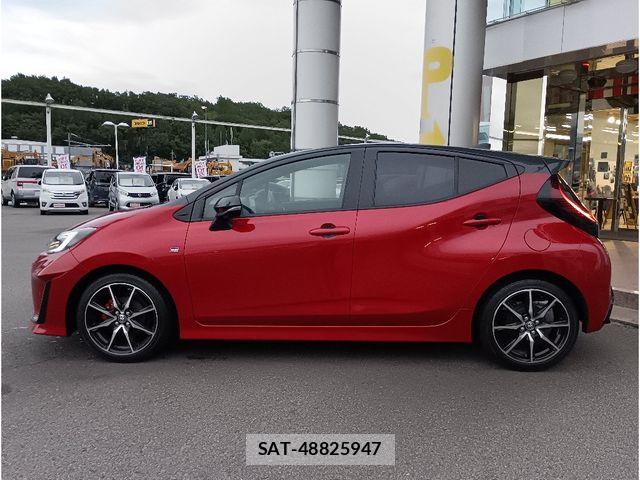 Toyota AQUA 2023-01 8878645-4