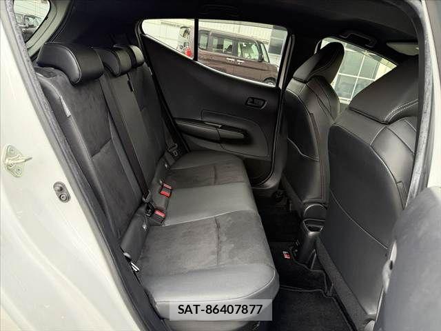 Toyota AQUA 2023-04 8878648-17