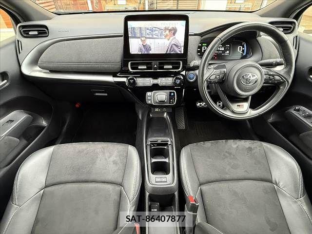 Toyota AQUA 2023-04 8878648-1