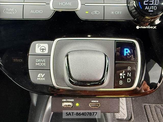 Toyota AQUA 2023-04 8878648-23