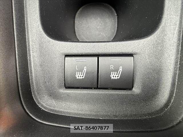 Toyota AQUA 2023-04 8878648-24