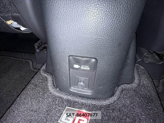 Toyota AQUA 2023-04 8878648-25