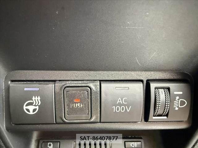 Toyota AQUA 2023-04 8878648-28