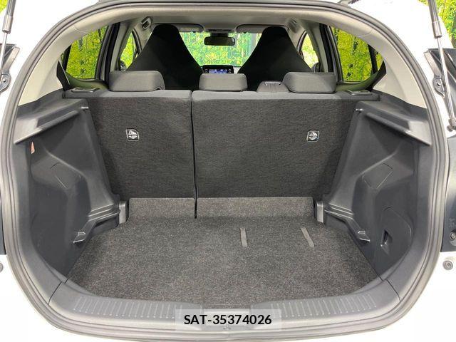 Toyota AQUA 2022-09 8878649-9