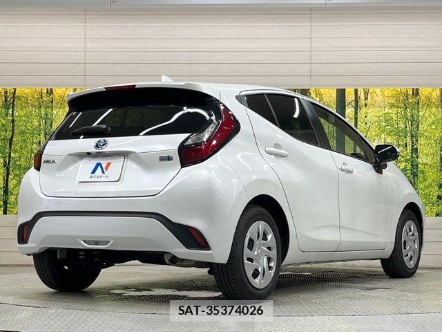 Toyota AQUA 2022-09 8878649-16
