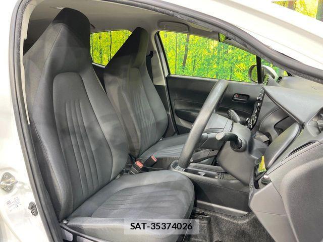 Toyota AQUA 2022-09 8878649-7