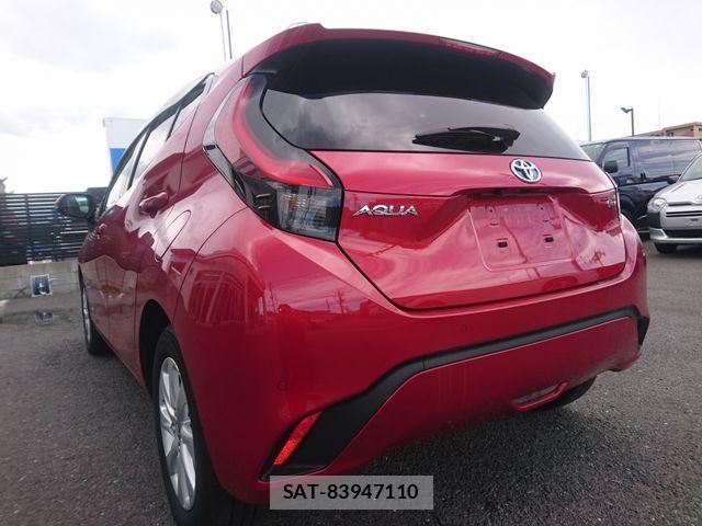 Toyota AQUA 2024-09 8878641-2