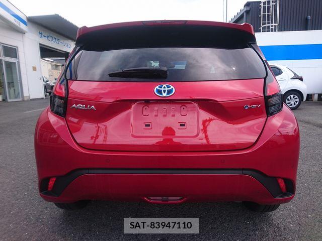 Toyota AQUA 2024-09 8878641-4