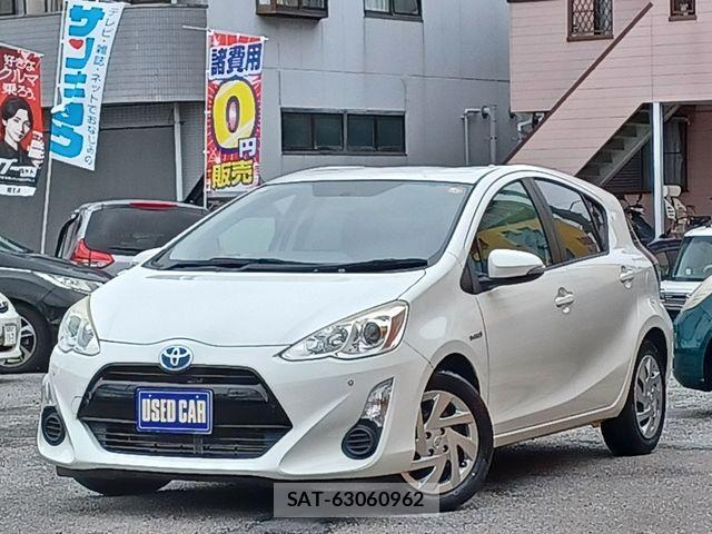 Toyota AQUA 2015-11 8878668-0