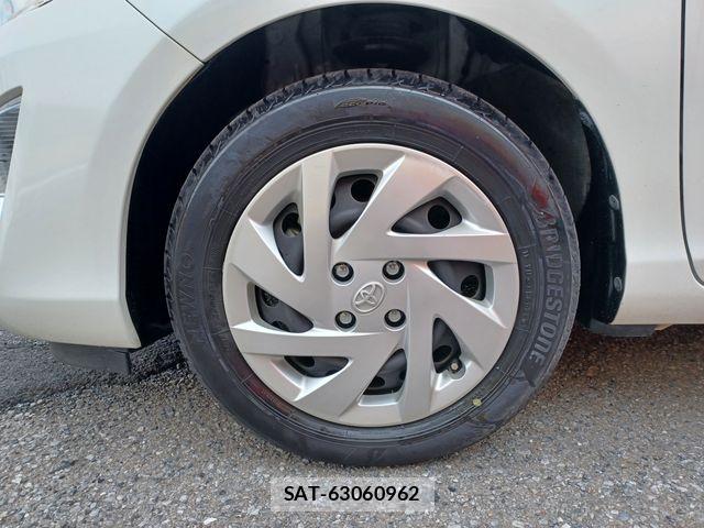 Toyota AQUA 2015-11 8878668-12