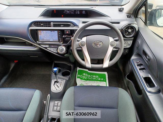 Toyota AQUA 2015-11 8878668-14