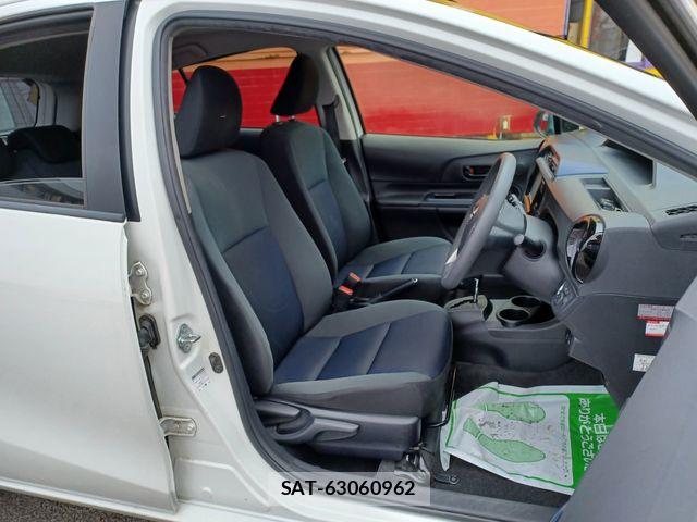 Toyota AQUA 2015-11 8878668-15