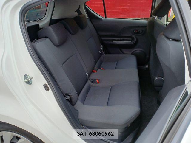 Toyota AQUA 2015-11 8878668-16