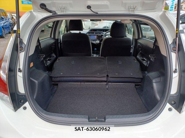 Toyota AQUA 2015-11 8878668-18