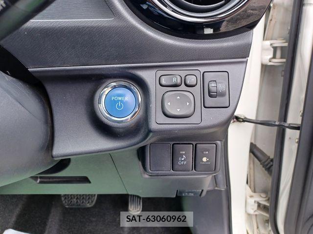 Toyota AQUA 2015-11 8878668-22