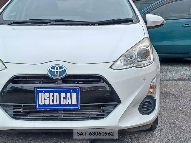 Toyota AQUA 2015-11 8878668-5