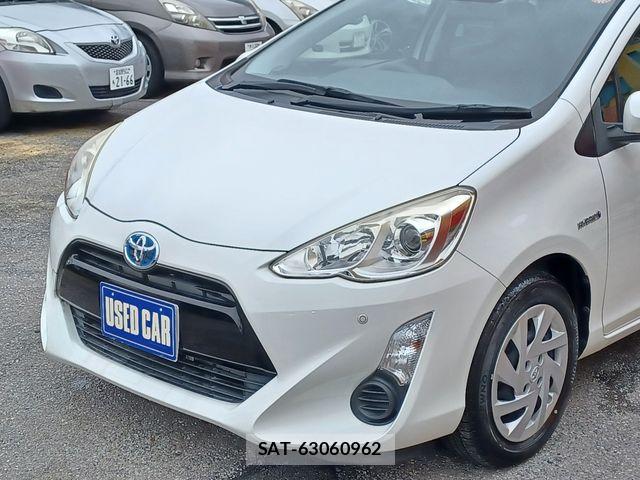 Toyota AQUA 2015-11 8878668-6