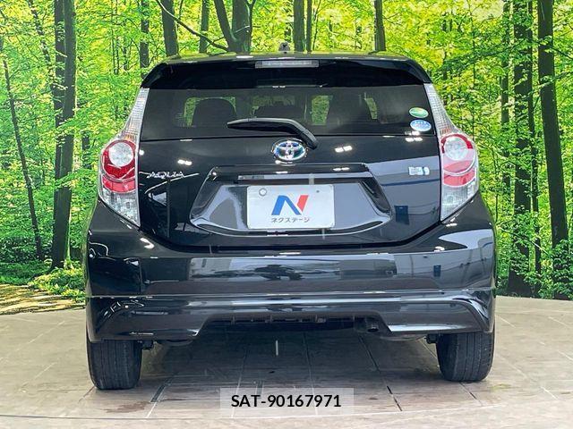 Toyota AQUA 2014-08 8878672-14
