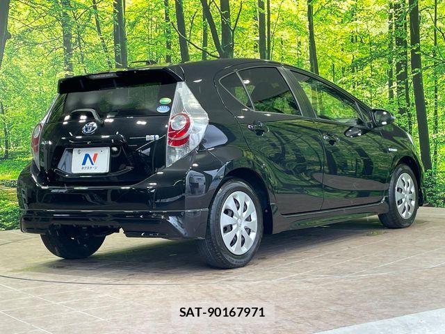 Toyota AQUA 2014-08 8878672-16