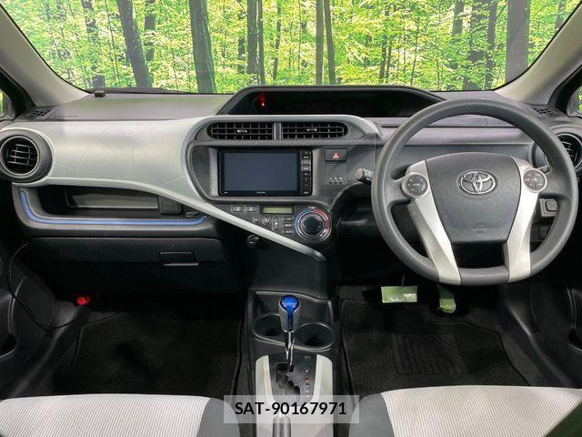 Toyota AQUA 2014-08 8878672-1