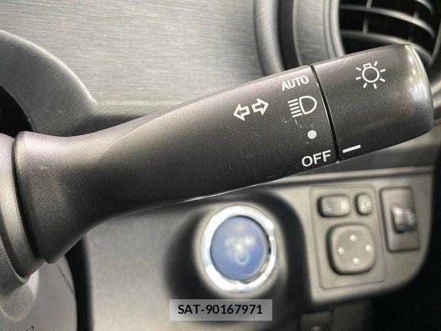 Toyota AQUA 2014-08 8878672-4