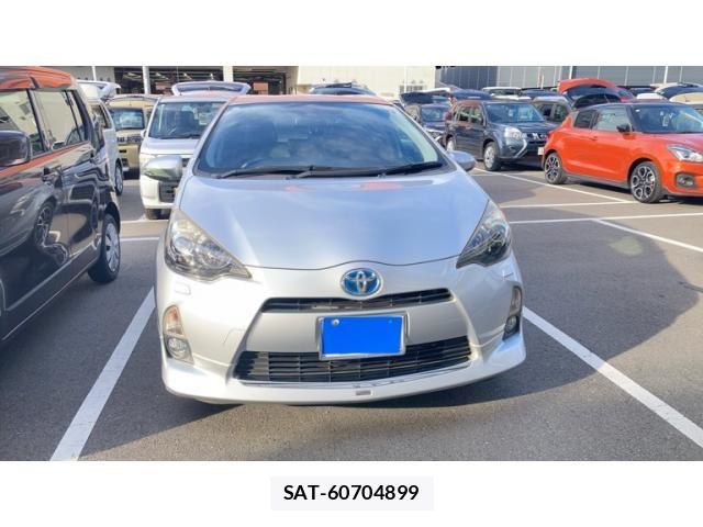 Toyota AQUA 2013-11 8878687-0