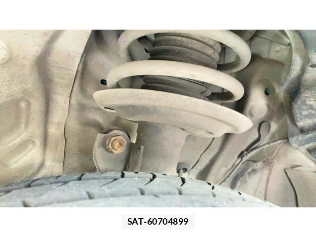 Toyota AQUA 2013-11 8878687-11