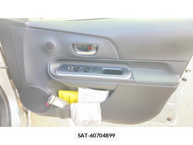 Toyota AQUA 2013-11 8878687-12