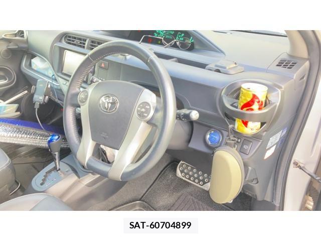 Toyota AQUA 2013-11 8878687-13