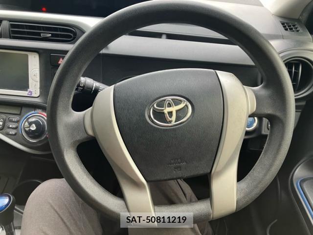 Toyota AQUA 2013-09 8878700-13