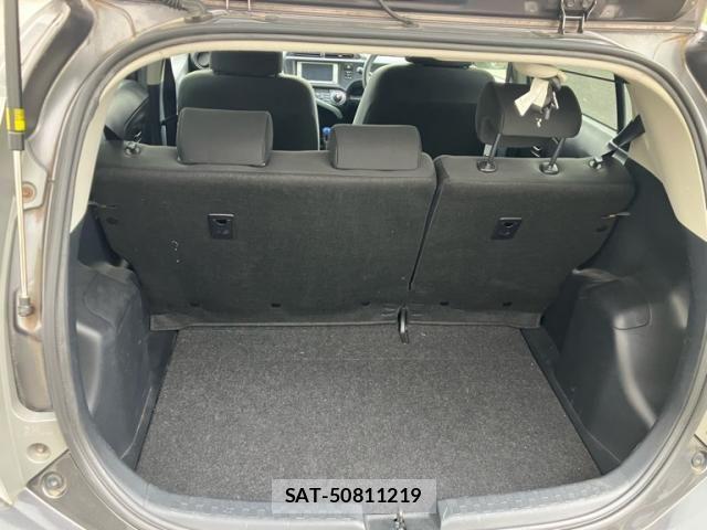 Toyota AQUA 2013-09 8878700-8