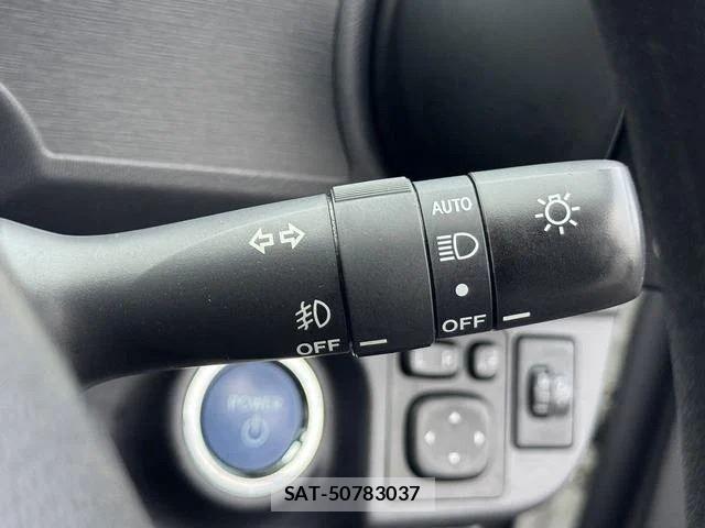 Toyota AQUA 2016-08 8878670-14