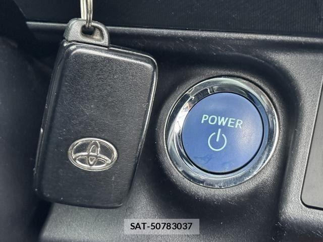 Toyota AQUA 2016-08 8878670-16