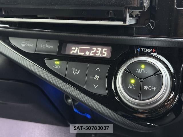 Toyota AQUA 2016-08 8878670-17