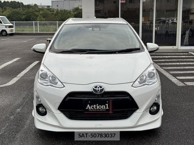 Toyota AQUA 2016-08 8878670-2