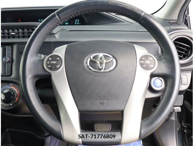 Toyota AQUA 2013-10 8878676-9