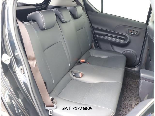 Toyota AQUA 2013-10 8878676-12